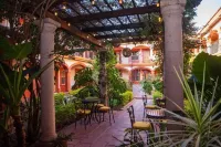 Encanto de la Sierra Hotel - parking