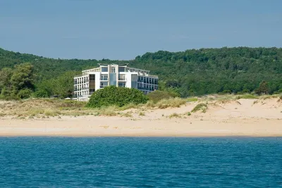 South Pearl Các khách sạn gần Ailyaka Camping