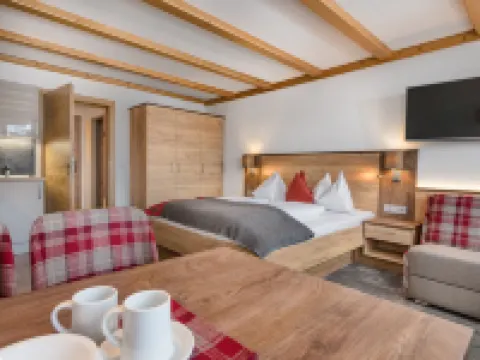 Apartments & Garni Alpenrose Hotels in Tweng