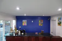 Little Boy Blue Motel