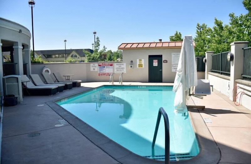 Holiday Inn Express Windsor Sonoma Wine Country by IHG photo 3