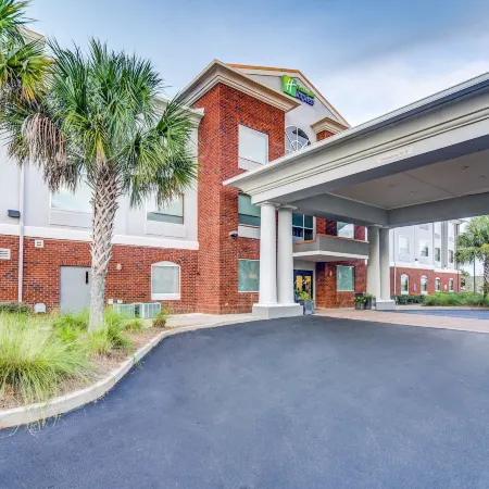 Holiday Inn Express & Suites FOLEY - N GULF SHORES by IHG