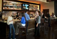 Juniper Hotel Cupertino, Curio Collection by Hilton - bar