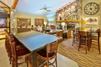 AmericInn by Wyndham Grand Forks Hotel di Grand Forks