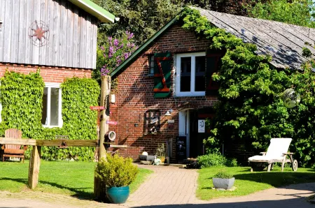 Landhotel Rehedyk Отели в г. Крумштедт