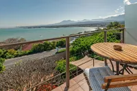 18 on Kloof Guest House Hotel a Gordons Bay