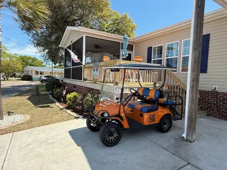 Lazy Pelican Beach House Отели в г. Серфсайд Бич