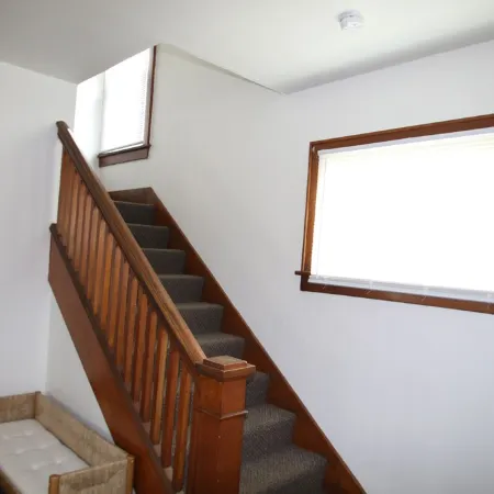 Charming 3-bedroom house with WiFi and AC in Athens Отели в г. Атенс