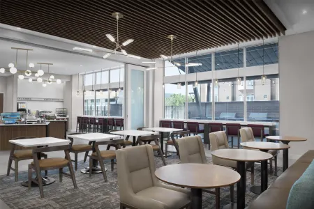 Tru by Hilton Columbia Downtown Отели рядом с достопримечательностью «Ривербанкс Зу энд Гарден»