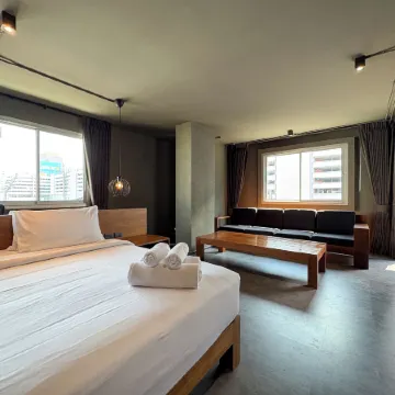 Centric Place Hotel Отели рядом с достопримечательностью «Ратчада Сой 6»