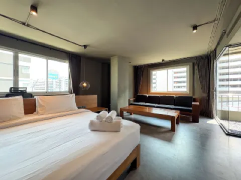 Centric Place Hotel Hotel berhampiran G Tower