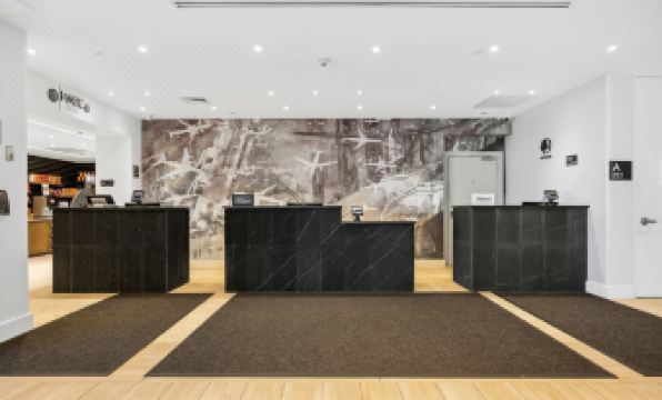 DoubleTree by Hilton New York JFK Airport