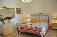 Meridiana Holiday House with Shared Swimming Pool