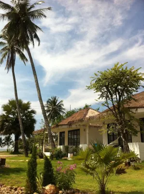 Laemsing Whitehouse Resort Hotels in Laem Sing