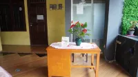 Nadyah Syariah Homestay Hotels in Kalipuro