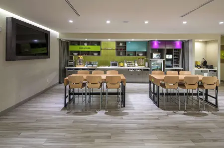 Home2 Suites by Hilton Owasso Отели рядом с достопримечательностью «Парк Рейола»
