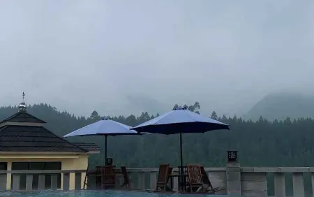 Hotel Guci Kencana Jaya Отели в г. Tegal Regency