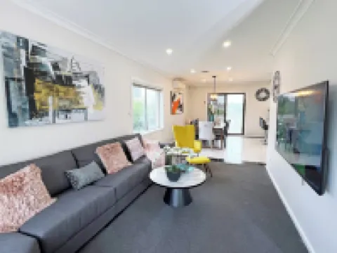 Doncaster Brick Family Home Hotels in Doncaster