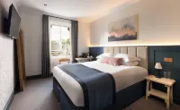 The Stroud Hotel - bar