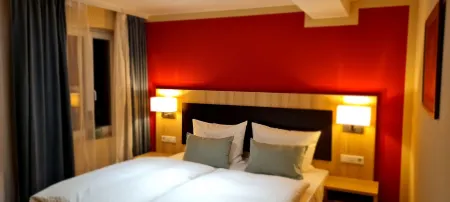 Hotel Pflug Отели в г. Шенкенцелль