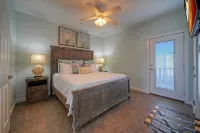 2 Coasta Bahia Condos Mins to the Beach + Pool & Golf Cart Zone فنادق في بورت أرانساس