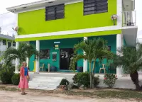 Daddy Joes Hoteles cerca de Glass Window Bridge