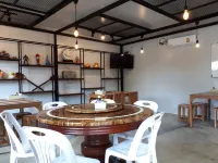 Pool House Lanska Hotels in Ron Phibun
