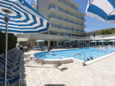 ホテル マイアミ イェーゾロのホテル