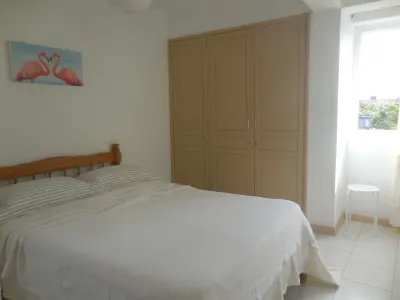 La Péninsule - Town Apartment in Curepipe 2 Hotels in 