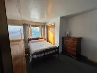 Charming 3-bedroom house with AC and WiFi in a very convenient location Hotels in Hancock County