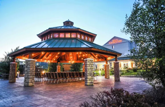 希爾頓花園旅館-沃特敦千島