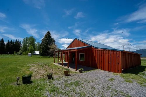 The Cascade Mountain-View Retreat