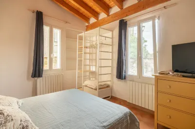 Aperol in Iseo With 1 Bedrooms and 1 Bathrooms Hotels near Municipio