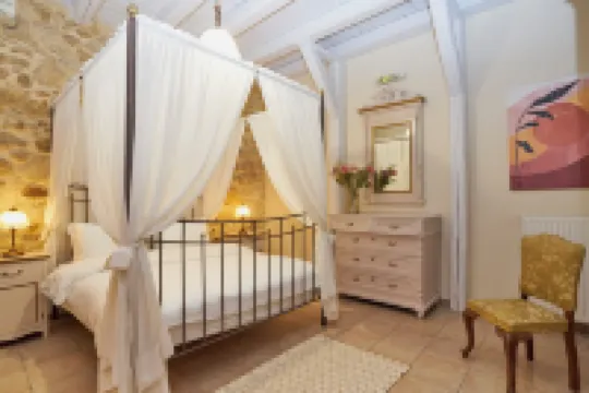 Arhontiko Arhanes Suites