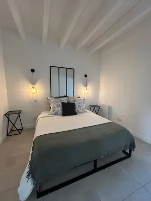 Five and You Hotels in Saint-Lon-les-Mines