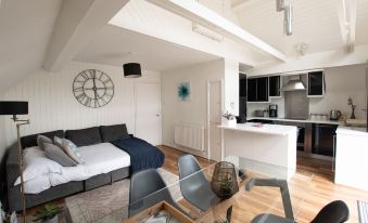 The Penthouse Canterbury - Cathedral View