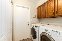 Obispo Modern Oasis with Heated Pool and BBQ