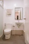 Stylish 1BR City Apartment Hotels in Oton