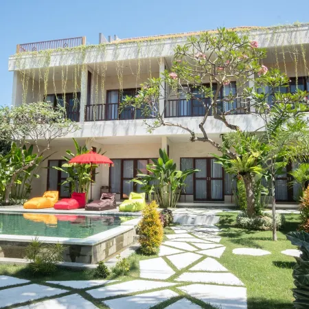 Mupu Jana G.House Keramas Отели рядом с достопримечательностью «Пляж Леби»