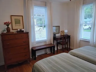 Port-rico Neighborhood Hotels near Lafayette Art Association & Gallery