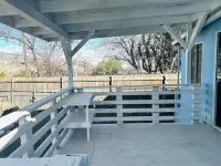 Rustic Hideaway Stargazing & Serenity Hotels near Tillie Creek