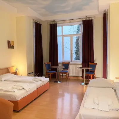 Pension Vera Hotels near Alserstraße Metro Stop