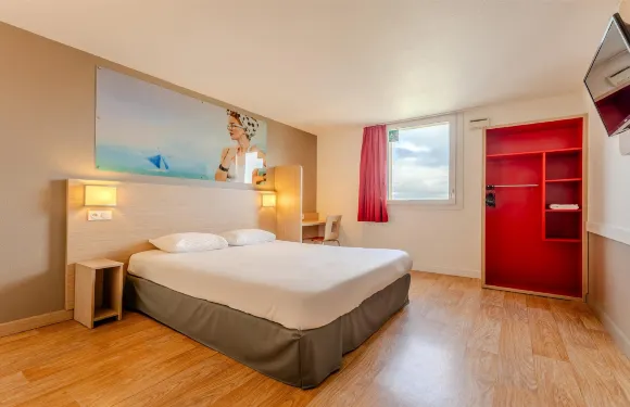 聖洛郎伯勞吉博覽園基里亞德直達酒店