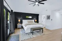 Modern Farmhouse on the Guadalupe River in Seguin, TX! - Wi-Fi