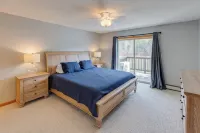 Bretton Woods Condo- cozy fireplace and private deck, relaxing yet near it all!