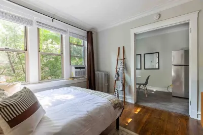 ✨Rustic Studio Apartment Heart of Lincoln Square✨ VK Wholesale 주변 호텔