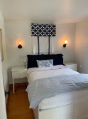 Walk to Town! Bike or Bus to Beach! Charming Cottage on Quiet, Private Lane