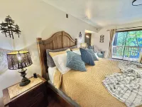 New! Redwoods ON The River in Hiouchi, CA in the Heart of the Redwood Forest