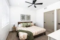 Charming 3-bedroom condo with AC, WiFi, pools, pickleball courts and more!