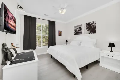 Charming 3-bedroom condo with WiFi, fitness room in Tremendous Davenport ChampionsGate Golf Resort附近的飯店